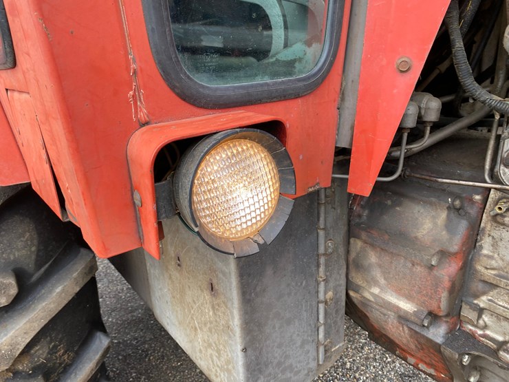 massey-ferguson-1135-image-21