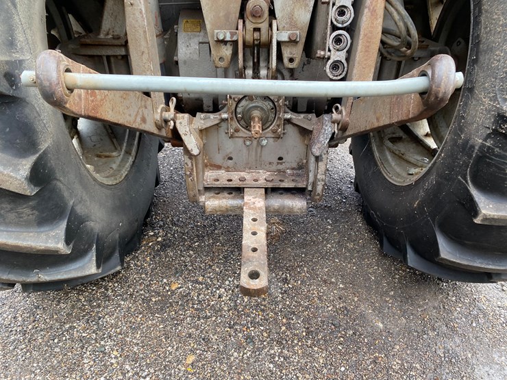 massey-ferguson-1135-image-31