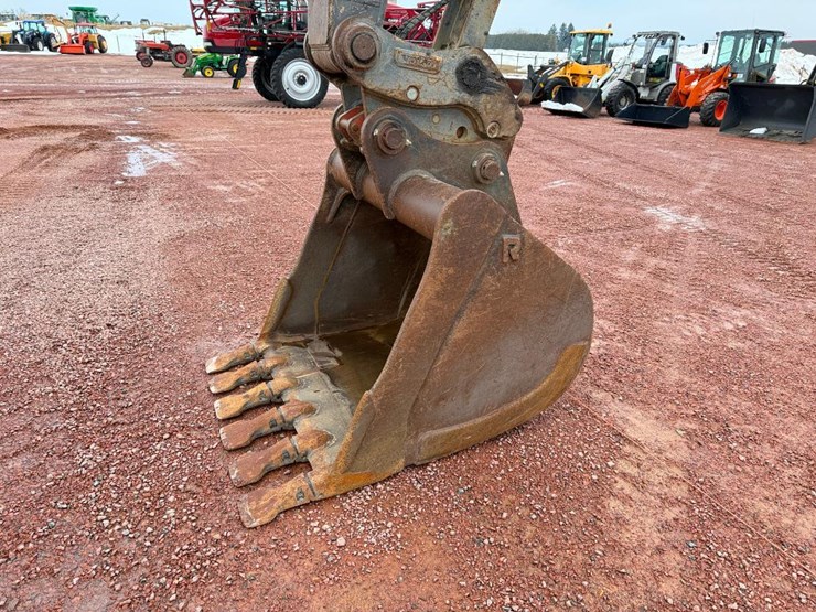 volvo-ec220dl-image-33