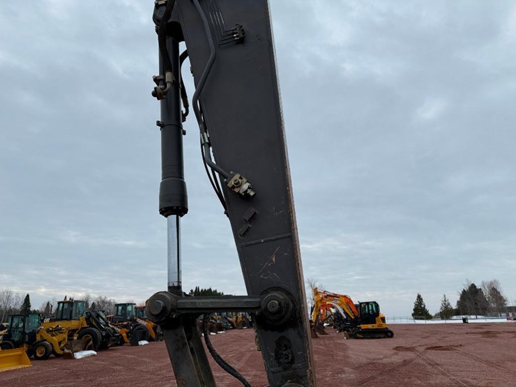 volvo-ec220dl-image-37