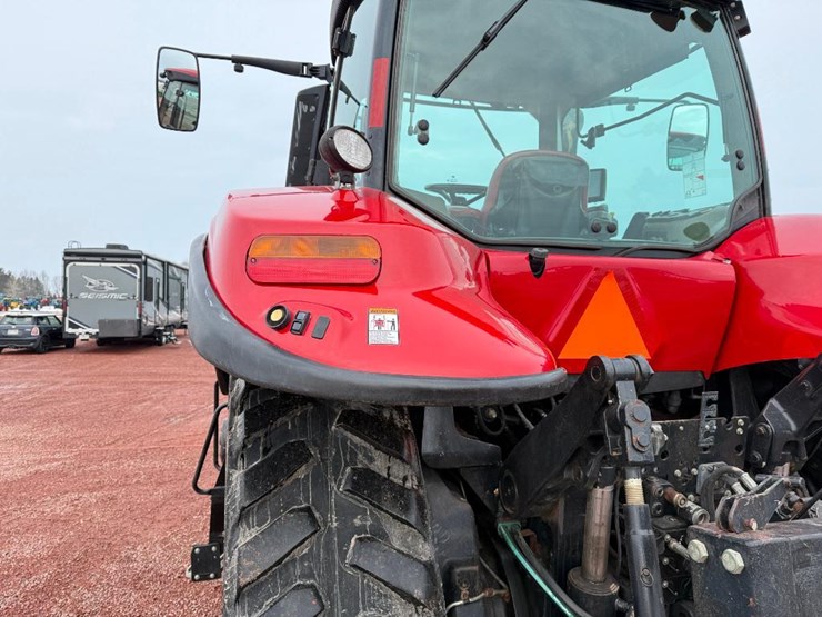 case-ih-magnum-380-rowtrac-image-40