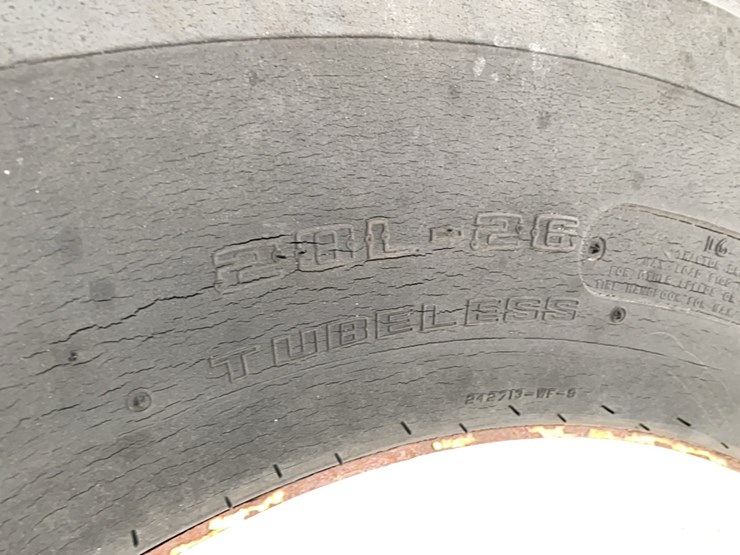 goodyear-28l-–-26-diamond-tread-grain-cart-tire-on-rim-image-9