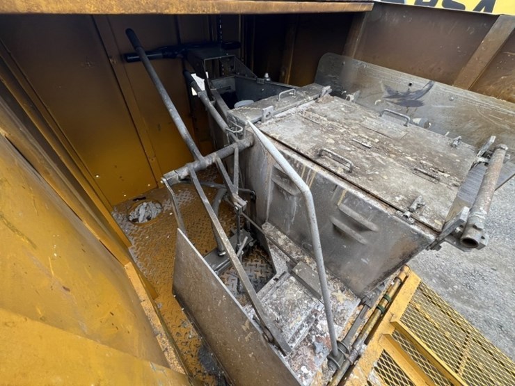 2005-mbco-towable-thermoplastic-applicator-image-12