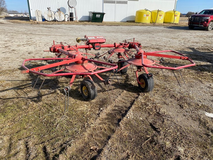 new-holland-163-image-8