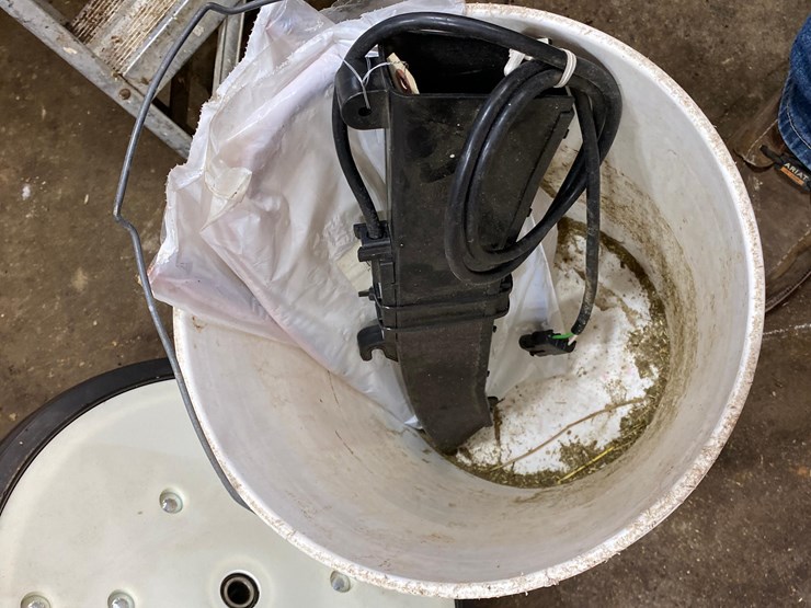 2009-kinze-3600-image-97