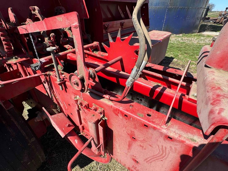 new-holland-bc5070-image-9