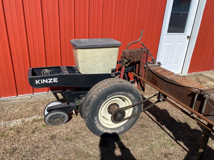 3pt-tool-bar-male-seed-corn-planter-image-6