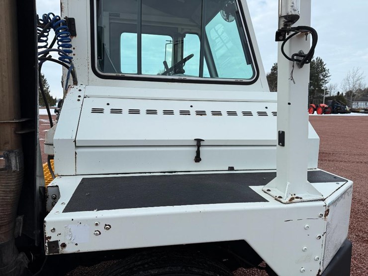 2013-kalmar-ottawa-4x2-image-33