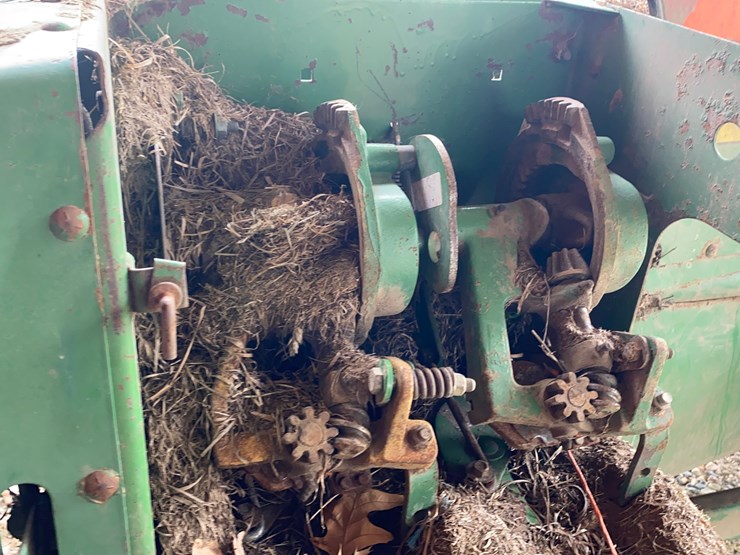 john-deere-337-image-18