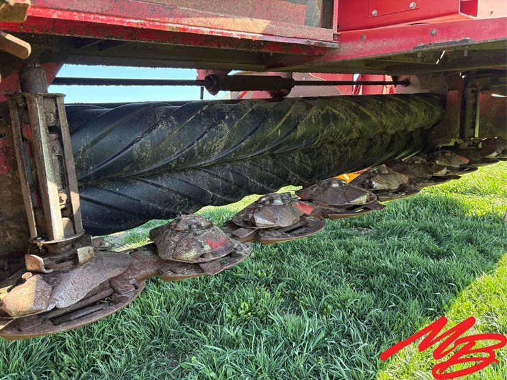 2014-new-holland-1431-image-7