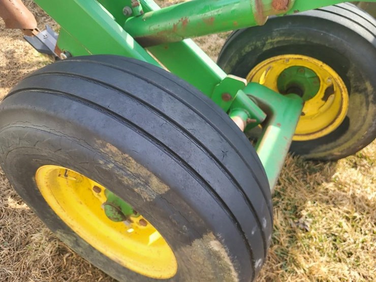 john-deere-2700-image-34