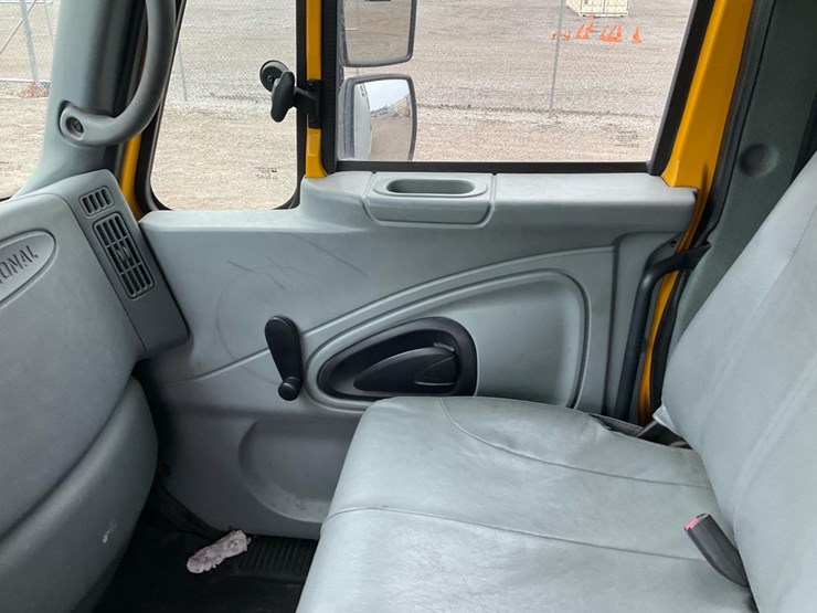 2005-international-durastar-4300-image-111