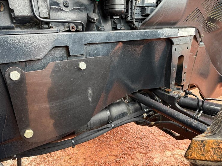 case-ih-magnum-380-rowtrac-image-52