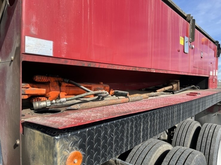 1998-peterbilt-357-image-42