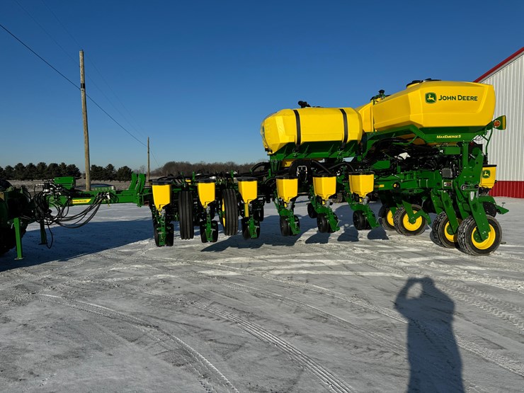 2024-john-deere-1775nt-image-7