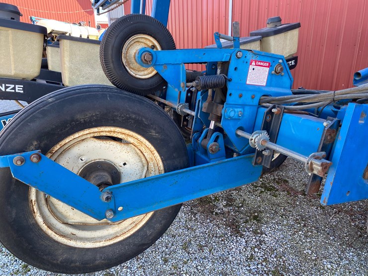 kinze-2600-image-8