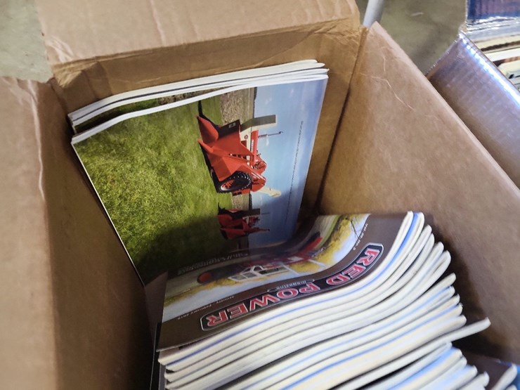 assorted-red-power-round-up-and-harvester-highlight-magazines-image-7