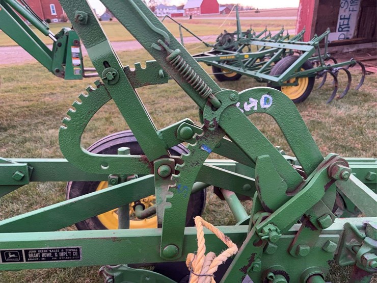 john-deere-14-image-36