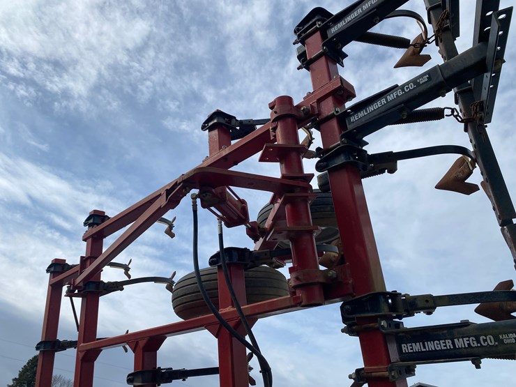 case-ih-4300-image-45