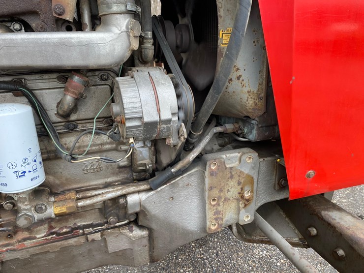 massey-ferguson-1135-image-16