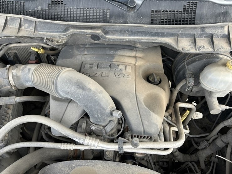 2013-dodge-1500-image-38