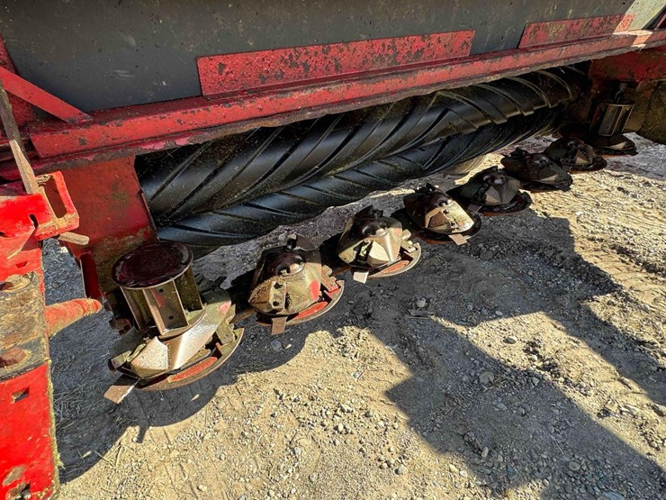 2012-new-holland-h7230-discbine,-rubber-conditioners,-10’4”-cut,-540-pto,--*ybn091009*---field-ready-image-20