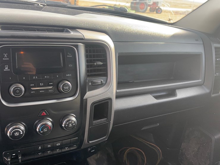 2018-dodge-3500-image-12