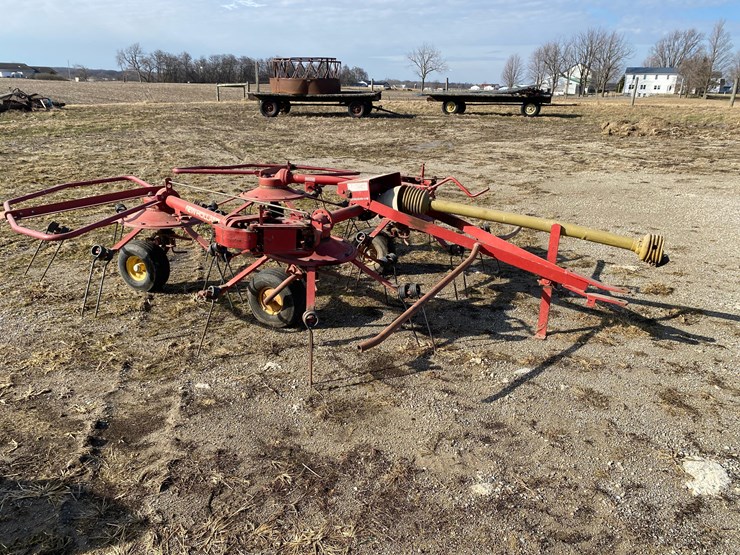 new-holland-163-image-1