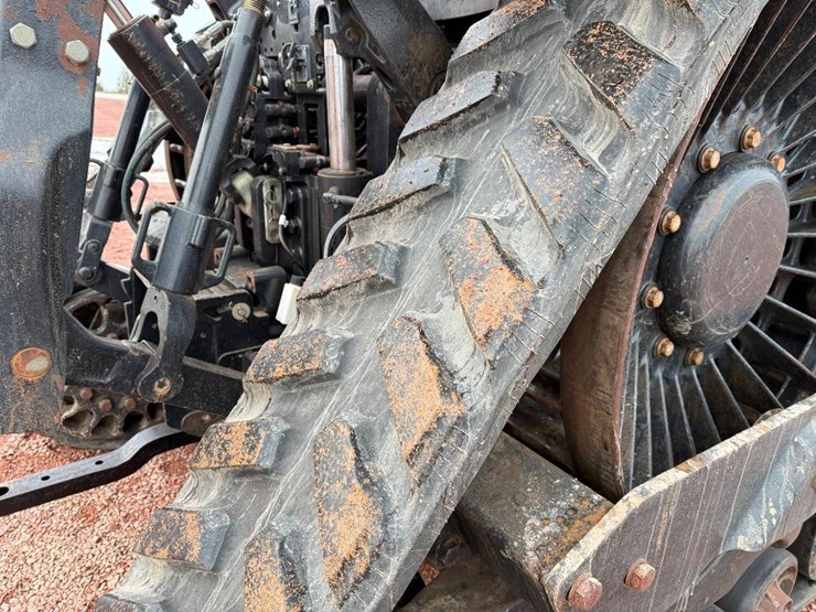 case-ih-magnum-380-rowtrac-image-18