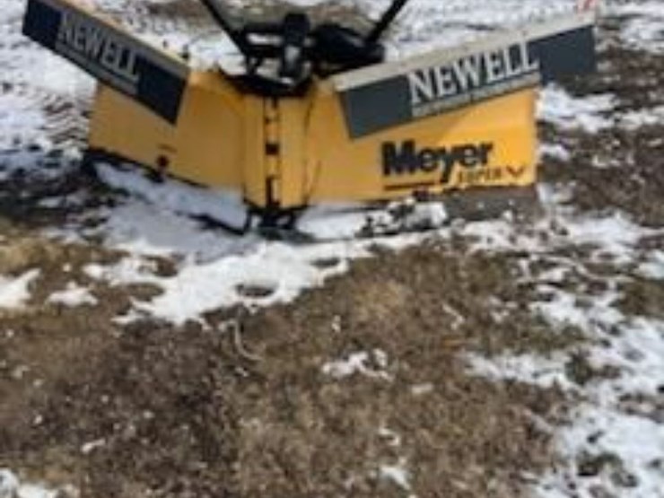 meyer-super-v2--snow-blade-w/truck-mounts-image-2