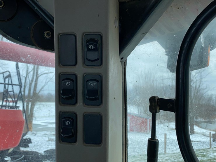 case-ih-125-image-65