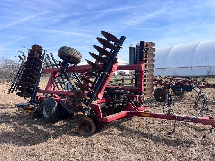 case-ih-340-image-1