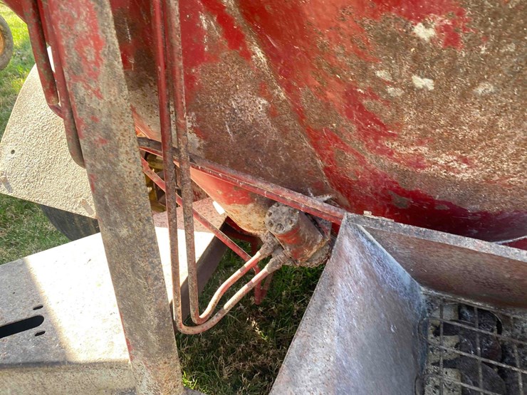 new-holland-357-image-8