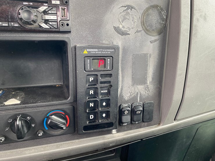 2016-peterbilt-325-image-69