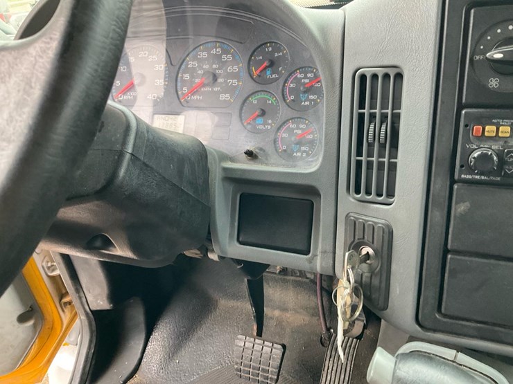 2005-international-durastar-4300-image-105