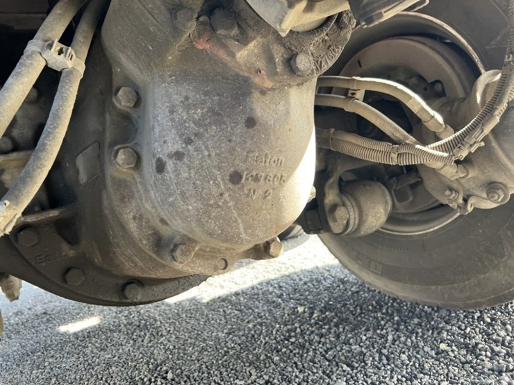 1998-peterbilt-357-image-37