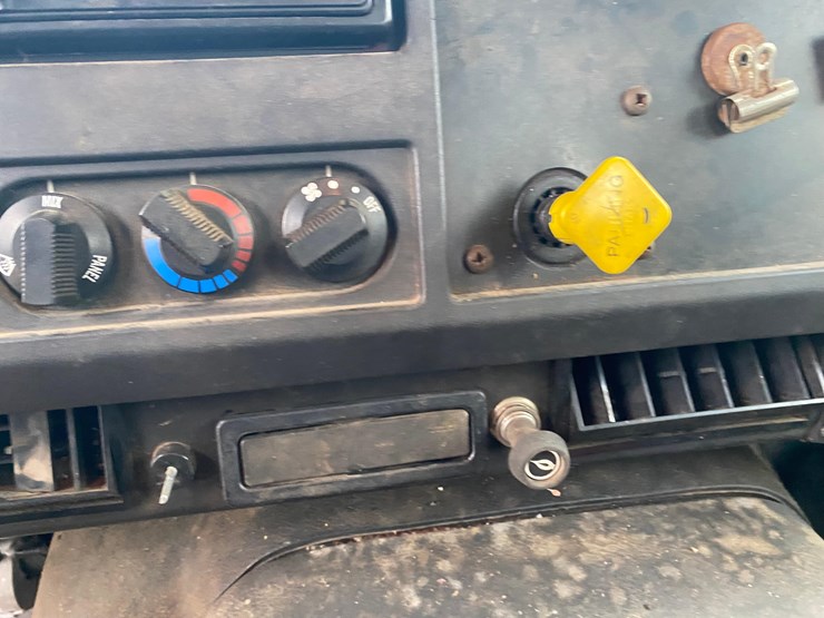 1998-case-ih-4900-image-48