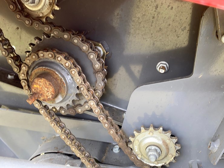 2024-massey-ferguson-1745d-image-14