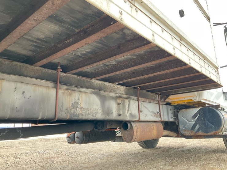 2005-international-durastar-4300-image-65