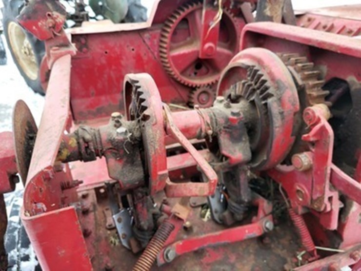 international-440-image-11