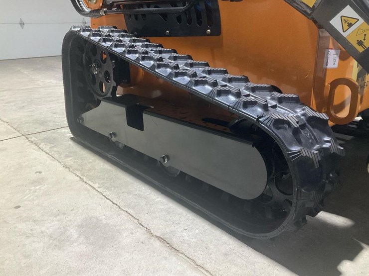 #1013-•-new-land-hero-ldh-t460-mini-track-skid-steer-loader-image-6