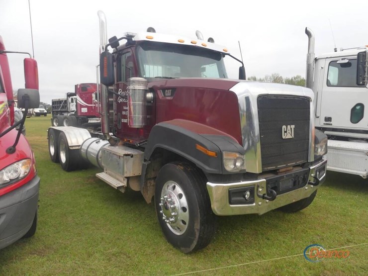 2017-caterpillar-ct660l-image-1