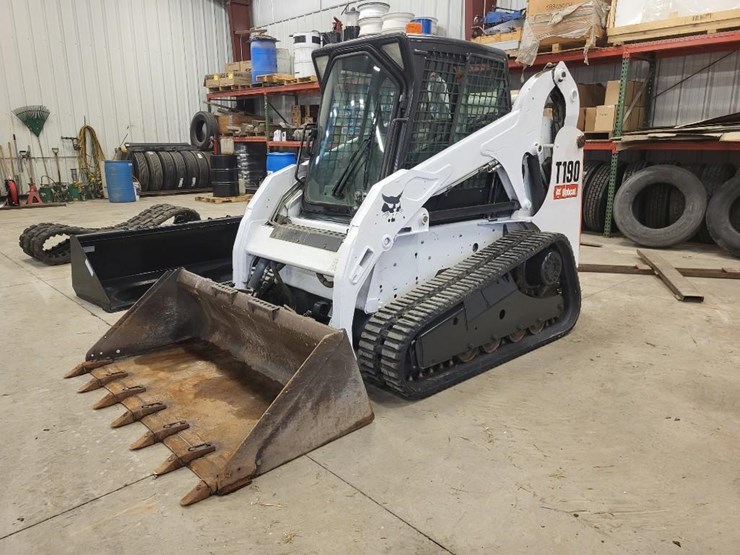 2012-bobcat-t190-image-1