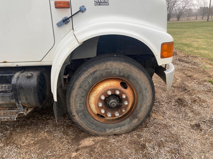 1998-case-ih-4900-image-13