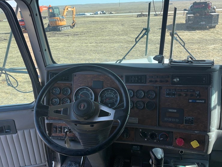 2002-kenworth-t800-image-21