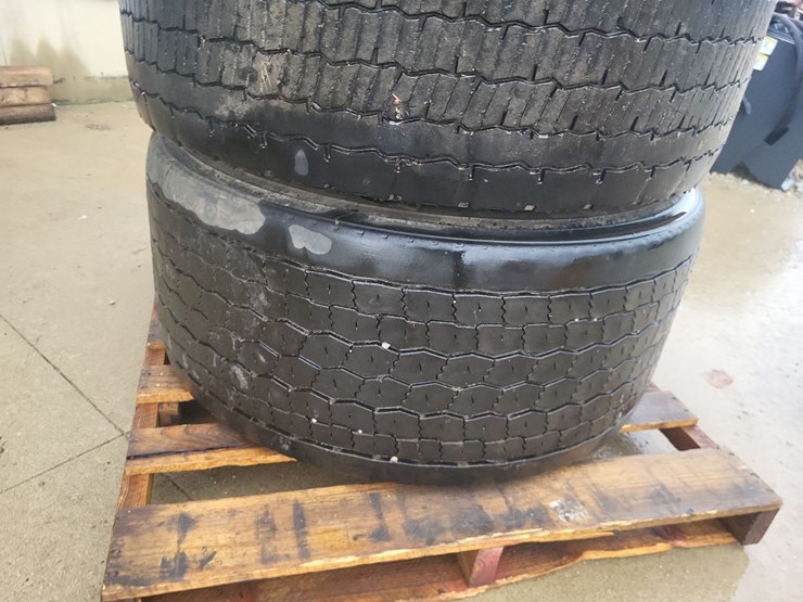 (4)-445/50r22.5-super-single-tires-w/aluminum-rims-image-8