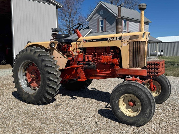 case-1030-comfort-king-tractor,-diesel,-wide-front,-18.4-34-tires,-5-front-weights,-2-remotes,-3pt.,-image-1