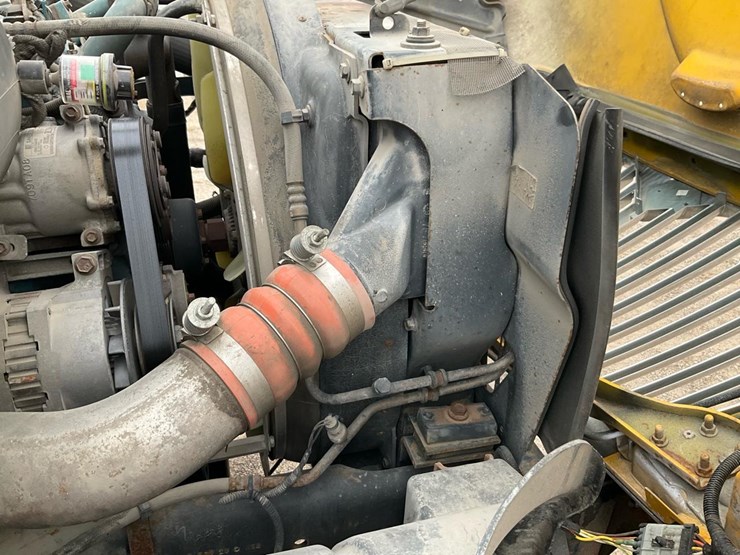 2005-international-durastar-4300-image-90