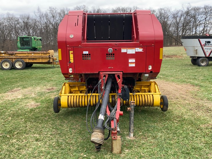 new-holland-br7060-image-8