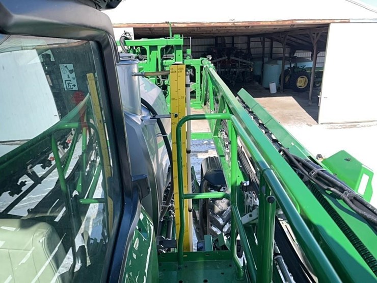 2023-john-deere-410r-image-34